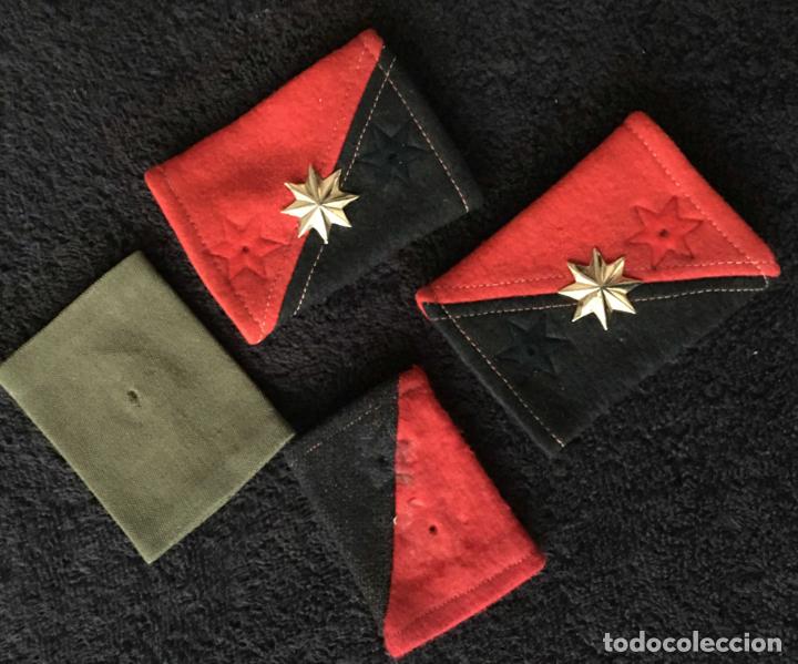 Militaria: Manguitos y estrellas - Foto 1