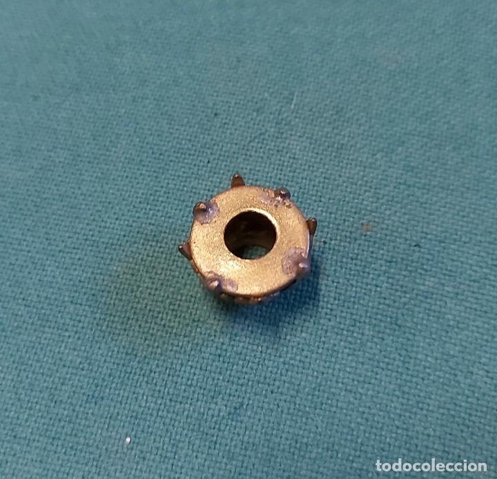 Militaria: Corona de 1 cm de di&aacute;metro - Foto 2