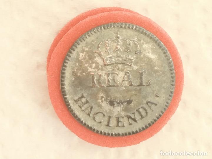 Militaria: Bot&oacute;n de la Real Hacienda - Foto 1