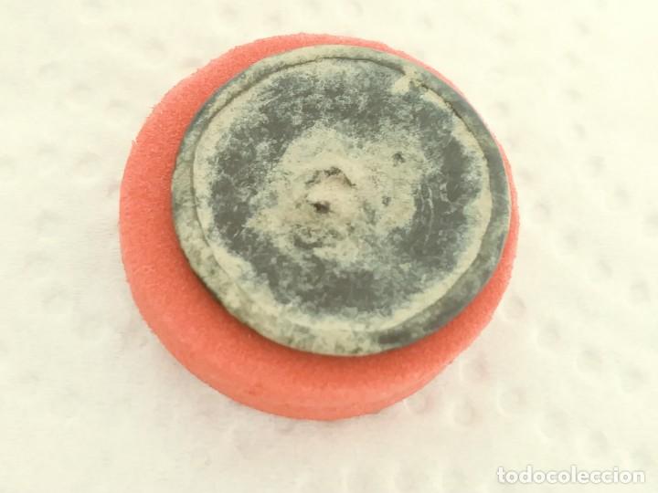 Militaria: Bot&oacute;n de la Real Hacienda - Foto 3