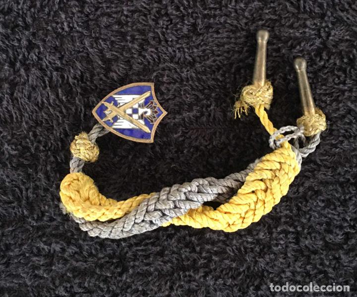 Militaria: Cadeteras SEU con insignia - Foto 1