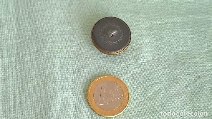 Militaria: Boton V.N ...22 mm...... - Foto 2