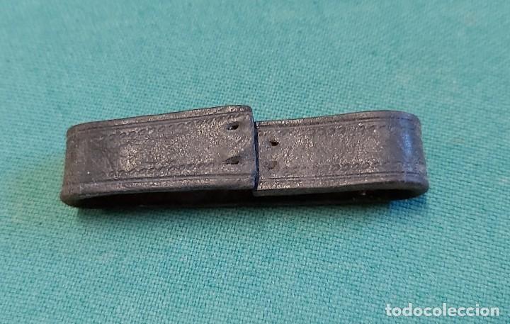 Militaria: Trebilla de cuero de correaje - Foto 2