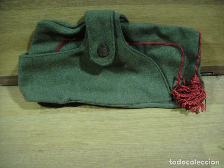 Militaria: gorro o chapiri con borla - Foto 1