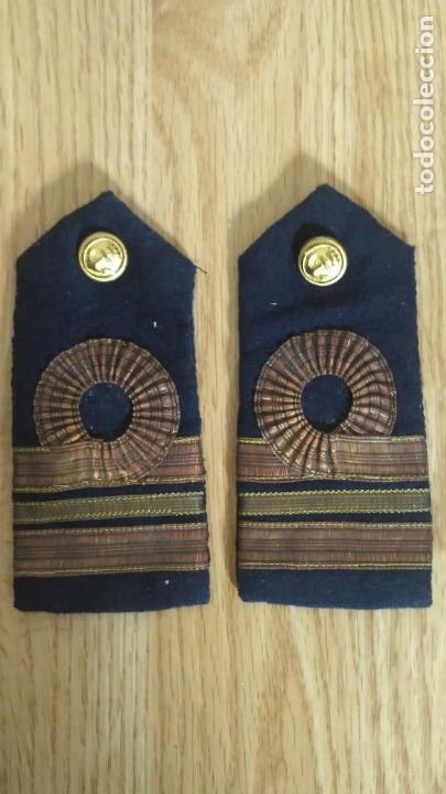 Militaria: HOMBRERAS CAPITAN DE CORBETA - Foto 1