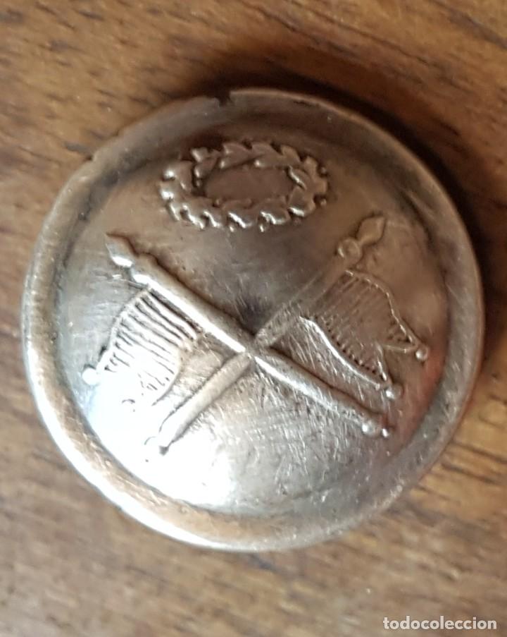 Militaria: Boton plata Caballeria - Foto 1