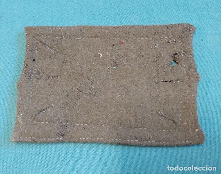 Militaria: Pieza de cierre de cuello de tabardo - Foto 2