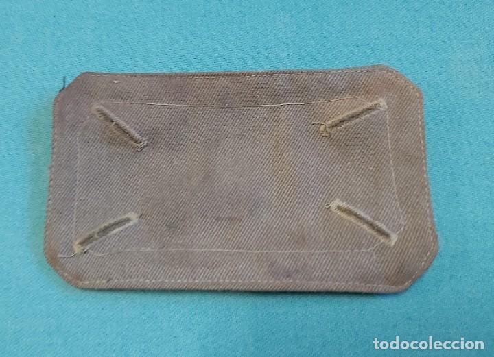 Militaria: Pieza de cierre de cuello de tabardo - Foto 2