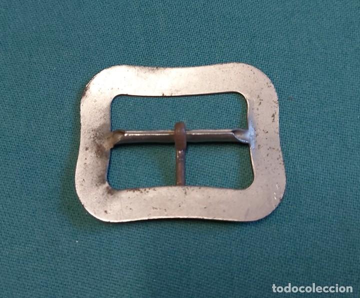 Militaria: Hebilla plateada - Foto 2