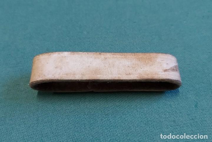 Militaria: Trebilla de correaje de la PM - Foto 1