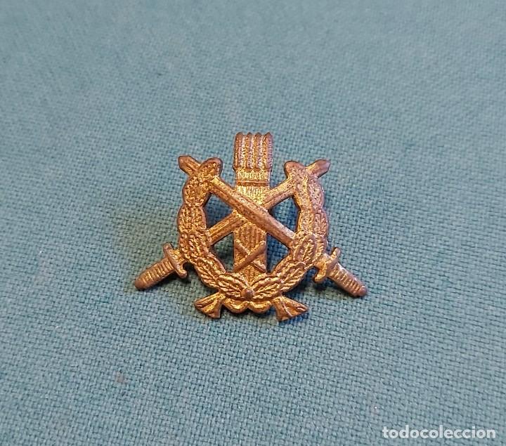 Militaria: Chapa de boina - Foto 1