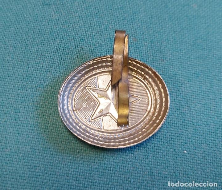 Militaria: Chapa de boina - Foto 2