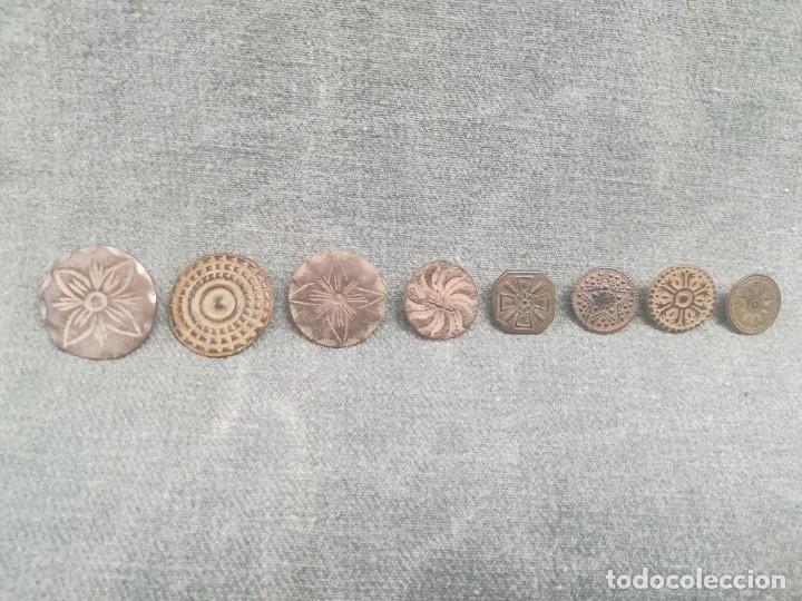 Militaria: LOTE DE 9 ANTIGUOS BOTONES - Foto 1