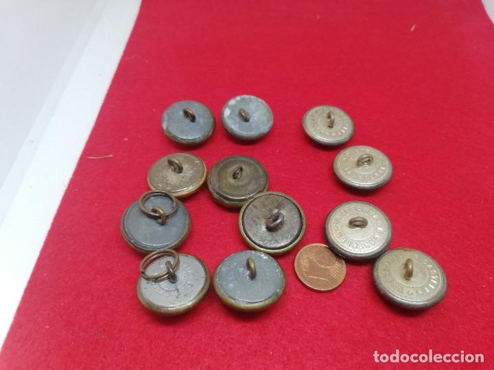 Militaria: DOCE BOTONES ANTIGUOS ARMADA - Foto 2