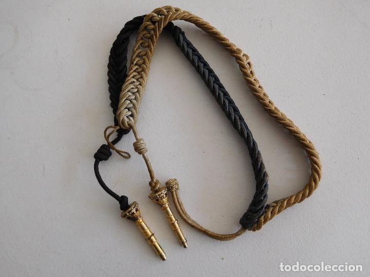 Militaria: Cord&oacute;n doble para uniforme a identificar - Foto 1