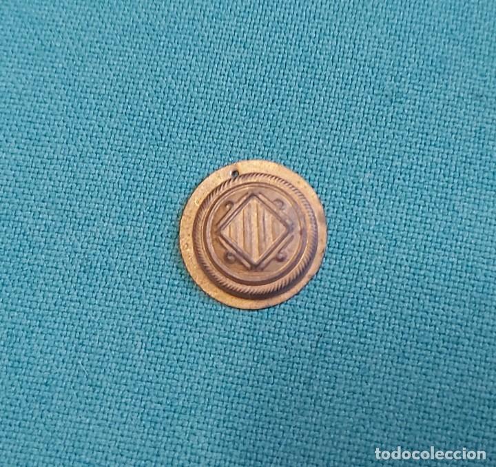 Militaria: Cascarilla de bot&oacute;n de la generalitat, rep&uacute;blica - Foto 1