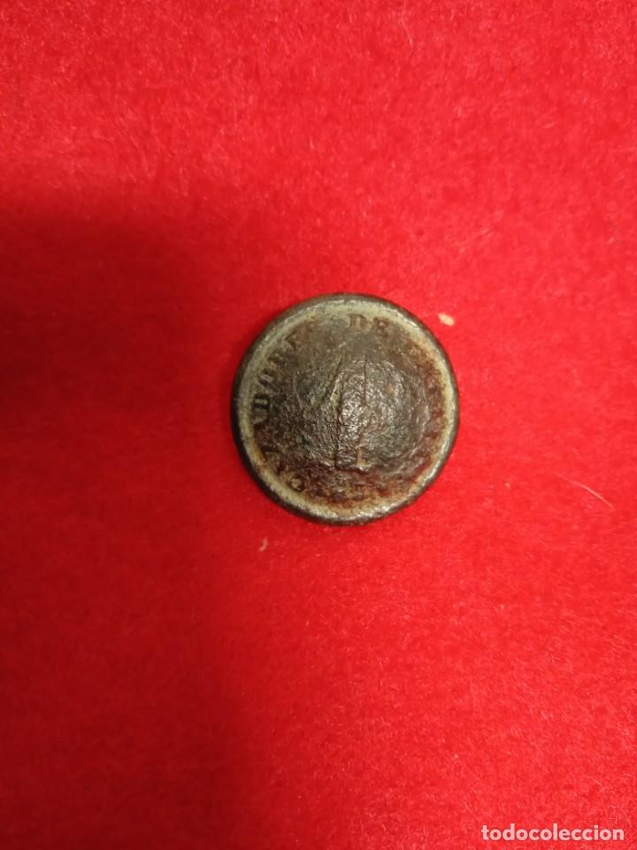 Militaria: Bot&oacute;n Militar cazadores - Foto 1