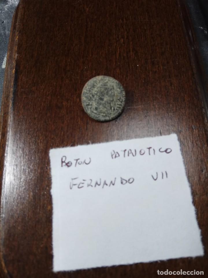 Militaria: Bot&oacute;n Fernando VII - Foto 1