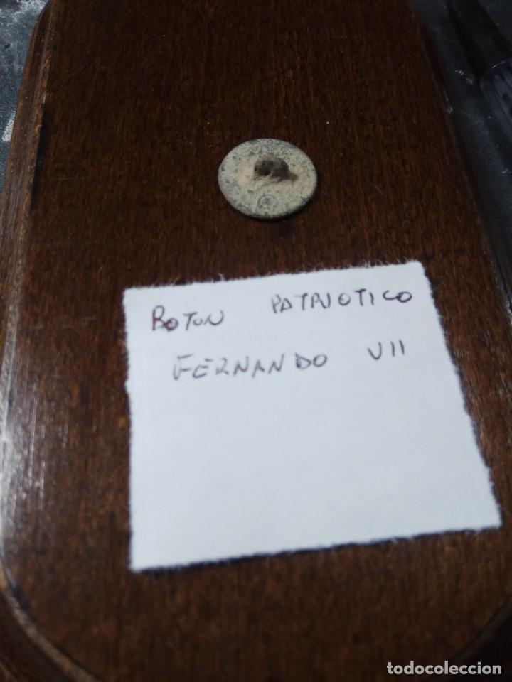 Militaria: Bot&oacute;n Fernando VII - Foto 2