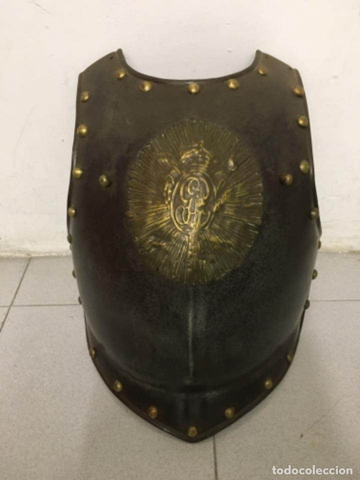Militaria: Coraza/Peto modelo 1833 para coracero de la Guardia Real &eacute;poca Fernando VII/Isabel 2