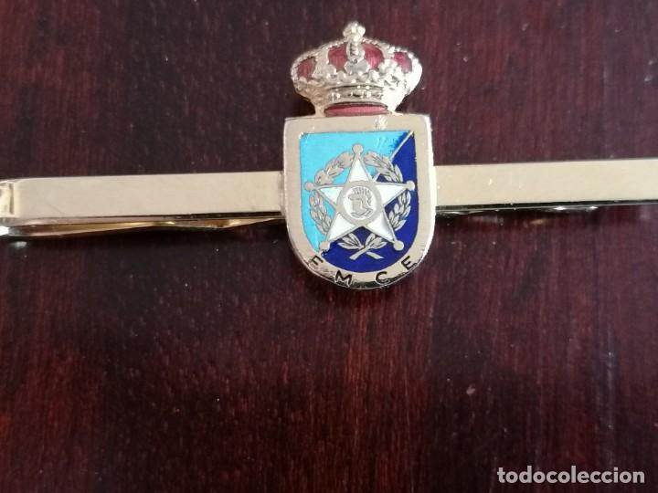 Militaria: PASADOR DE CORBATA DEFENSA. MADRID - Foto 1