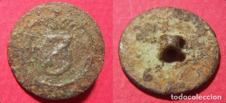 Militaria: Bot&oacute;n de Infanter&iacute;a con el n&ordm; 3 - Foto 1