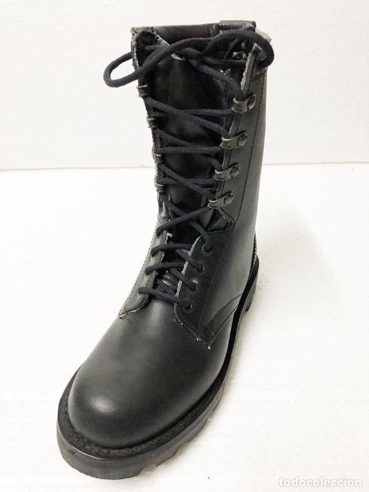 Como Se Atan Las Botas Militares