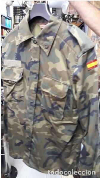 Militaria: CAMUFLAJE MILITAR. CAZADORA EJERCITO - Foto 1