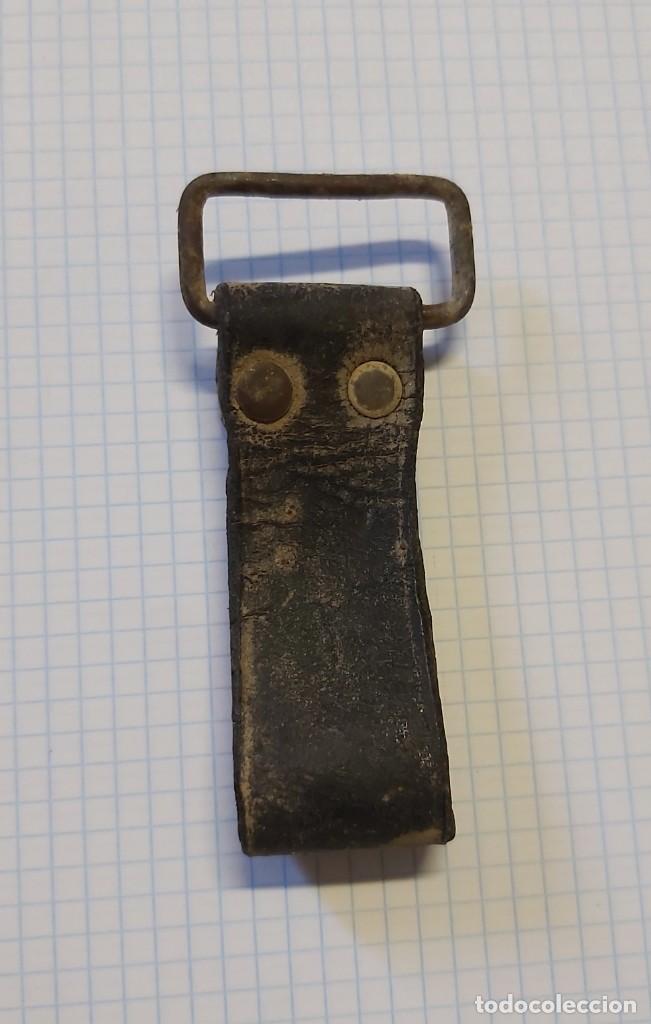 Militaria: Trebilla de correaje - Foto 1