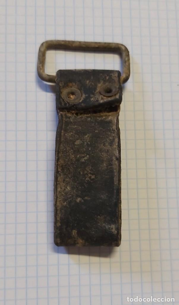 Militaria: Trebilla de correaje - Foto 2