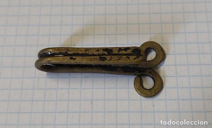 Militaria: Gancho para uniforme, 4 cm - Foto 1