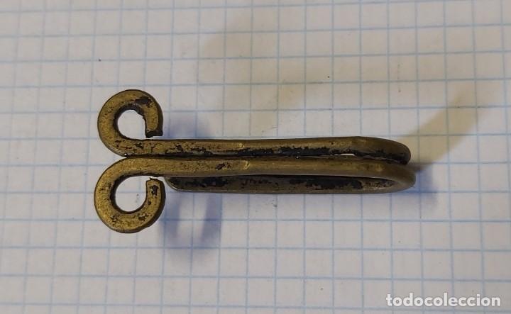 Militaria: Gancho para uniforme, 4 cm - Foto 2