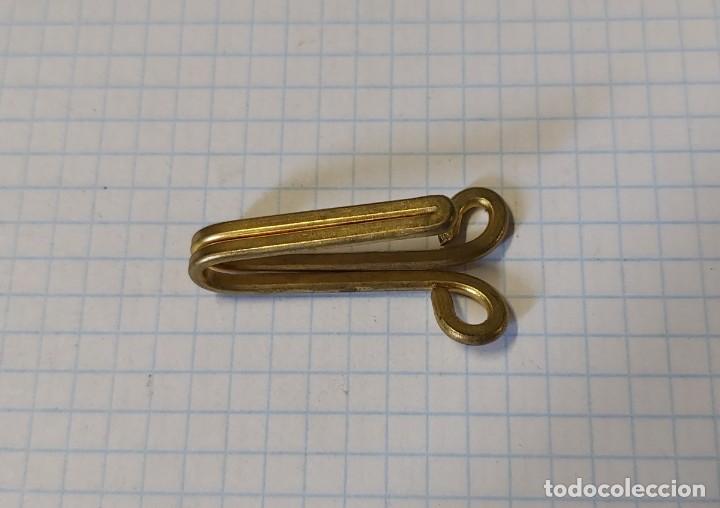 Militaria: Gancho para uniforme, 3 cm - Foto 1