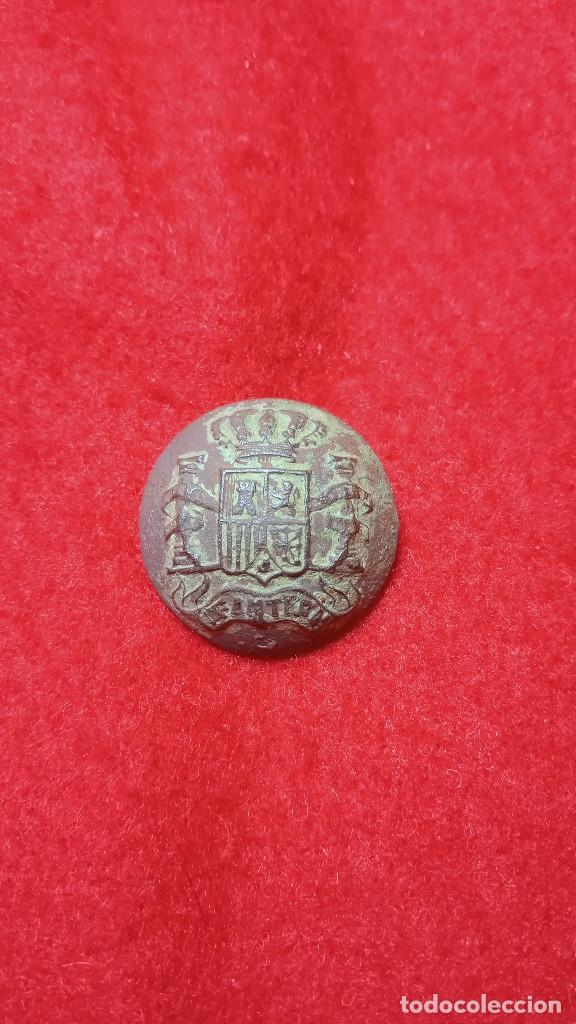 Militaria: Antiguo bot&oacute;n Infanter&iacute;a. - Foto 1