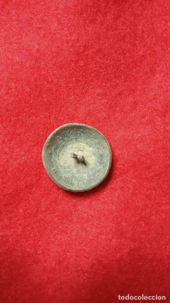 Militaria: Antiguo bot&oacute;n Infanter&iacute;a. - Foto 2