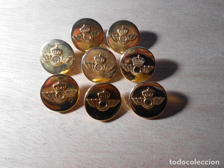 Militaria: LOTE DE 8 BOTONES GRANDES EJERCITO DEL AIRE - Foto 1