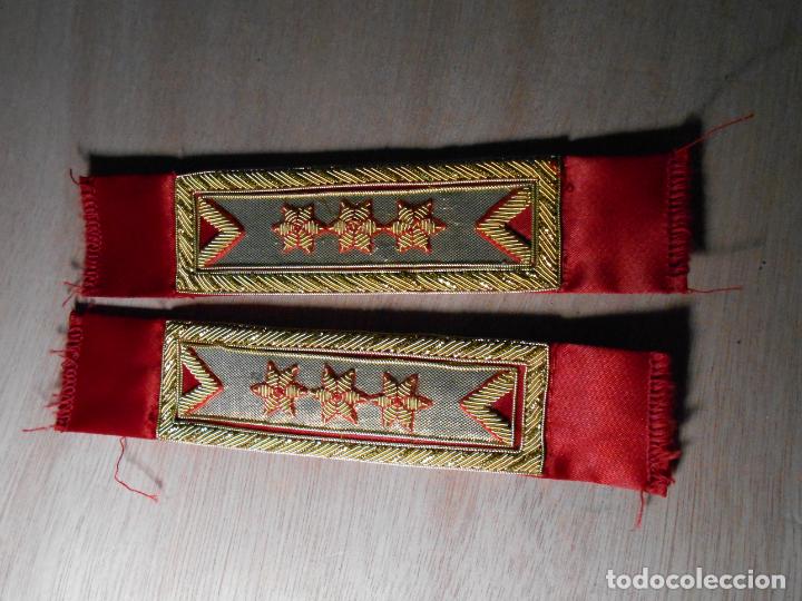 Militaria: HOMBRERAS DE GALA CAPITAN EJERCITO DEL AIRE - Foto 1