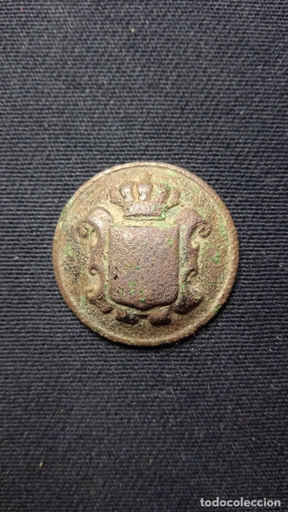 Militaria: Antiguo bot&oacute;n Militar. - Foto 1