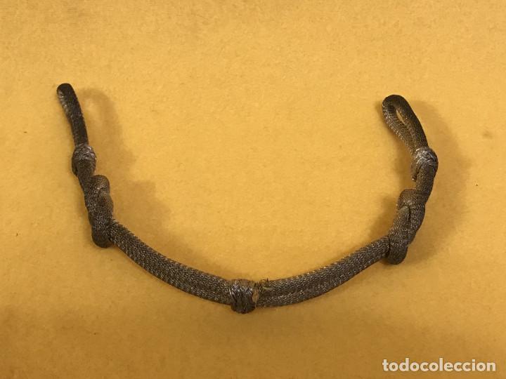 Militaria: barboquejo dorado - Foto 1