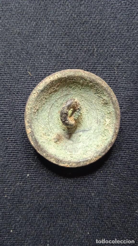 Militaria: Antiguo bot&oacute;n Marina Real. - Foto 2