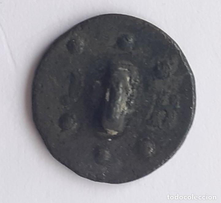 Militaria: BOTON ISABEL 2&ordf; REINA DE ESPA&Ntilde;A - Foto 2