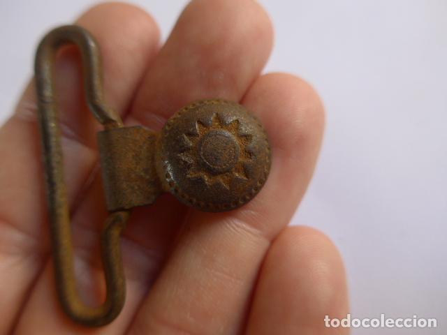 Militaria: Antigua hebilla a identificar - Foto 2