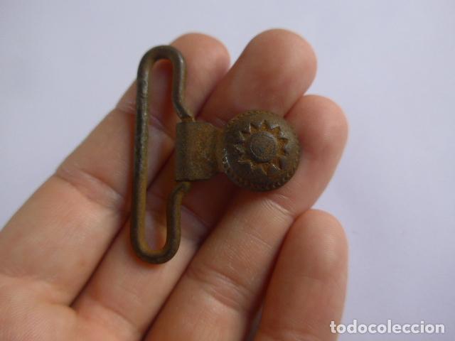Militaria: Antigua hebilla a identificar - Foto 1