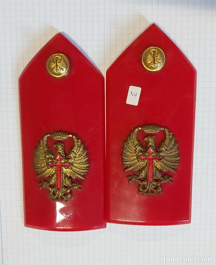 Militaria: Pareja de hombreras de metacrilato - Foto 1