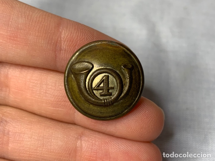 Militaria: ANTIGUO BOTON REGIMIENTO CAZADORES 4
