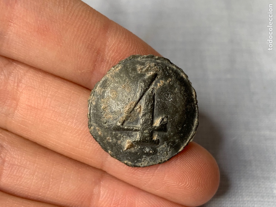 Militaria: ANTIGUO BOTON INFANTERIA NUMERO 4 DE PELTRE