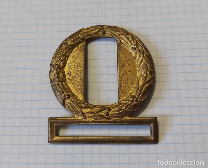 Militaria: Parte de hebilla militar - Foto 1