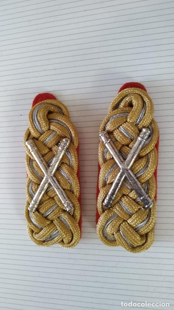 Militaria: HOMBRERAS - Foto 1