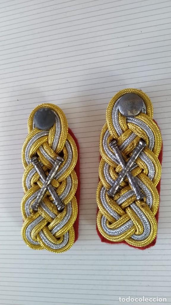 Militaria: HOMBRERAS - Foto 1