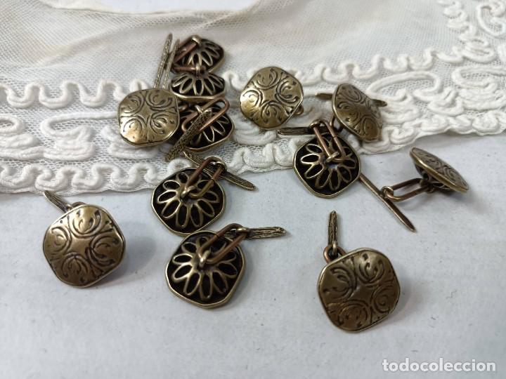 Militaria: BOT&Oacute;N CUADRADO DE LAT&Oacute;N - Foto 1